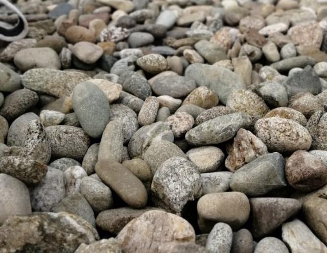 Галька речная пестрая (20-40 мм.)  купить в Пензе от производителя, без посредников