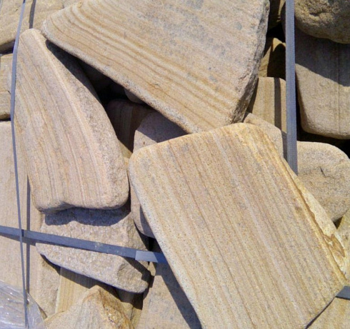 Kamenclub.ru: Песчаник пластушка галтованный желтый с рисунком (3 см)  купить в Пензе плитняк - пластушка желтый песчаник 21000 руб/м3   фото КАМЕНЬ КЛУБ