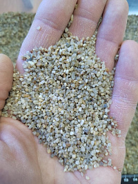 Кварцевый песок сухой фракцинированный фр. 1,6-4 мм.  купить в Пензе фото Камень Клуб