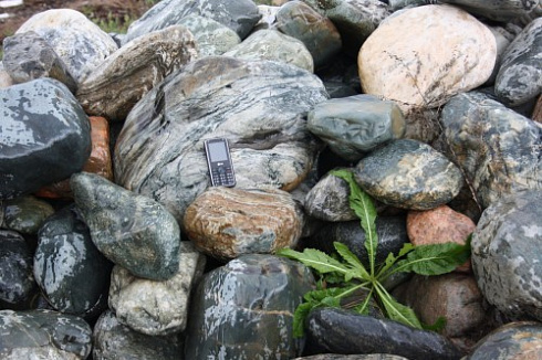 Kamenclub.ru: Ландшафтные валунчики фр.100-500 мм.  купить в Пензе крупный природный камень серый, темно-серый, светло-серый речной валун крупный 4800 руб/т   фото КАМЕНЬ КЛУБ