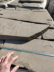 Kamenclub.ru: Песчаник пластушка галтованная серо-зеленая (3,0 см)  купить в Пензе песчаник серо-зеленый песчаник 18000 руб/м3   фото КАМЕНЬ КЛУБ