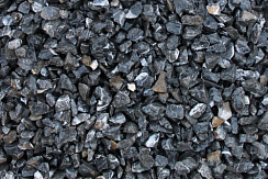 Kamenclub.ru: Щебень крошка черный (мрамор) фр. 3-5 мм.  купить в Пензе мрамор черный белый с прожилками щебень мраморный декоративный колотый 18000 руб/т   фото КАМЕНЬ КЛУБ