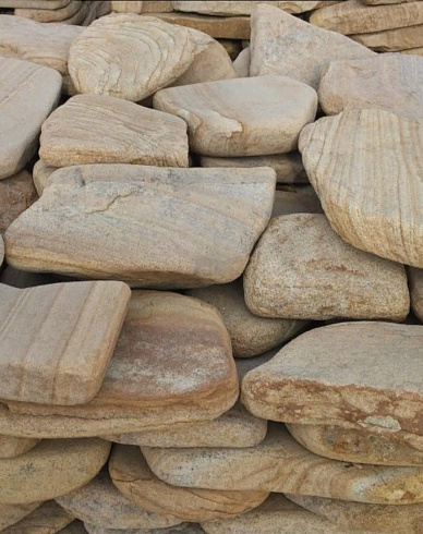 Kamenclub.ru: Песчаник пластушка галтованный желтый с рисунком (3 см)  купить в Пензе плитняк - пластушка желтый песчаник 21000 руб/м3   фото КАМЕНЬ КЛУБ