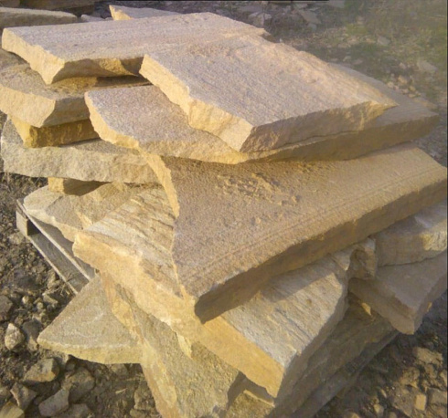 Kamenclub.ru: Форматный камень (плаха) пошаговая дорожка от 70-150 см (4 -12 см)  купить в Пензе плитняк  форматный плаха желтый песчаник 9 000 руб/т   фото КАМЕНЬ КЛУБ
