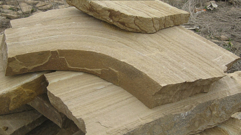 Kamenclub.ru: Форматный камень (плаха) пошаговая дорожка от 70-150 см (4 -12 см)  купить в Пензе плитняк  форматный плаха желтый песчаник 9 000 руб/т   фото КАМЕНЬ КЛУБ