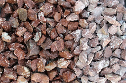 Kamenclub.ru: Мраморная крошка (щебень крошка розовый) фр. 20-40 мм.  купить в Пензе мрамор розовый, красный мраморная крошка декоративная 11000 руб/т   фото КАМЕНЬ КЛУБ
