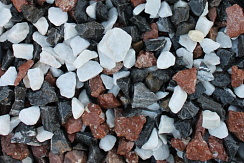 Kamenclub.ru: Мраморная крошка (щебень крошка микс : белый-черный-розовый) фр. 3-5 мм.  купить в Пензе мрамор белый, черный, розовый, разноцветный мраморная каменная крошка декорвтивная 12000 руб/т   фото КАМЕНЬ КЛУБ