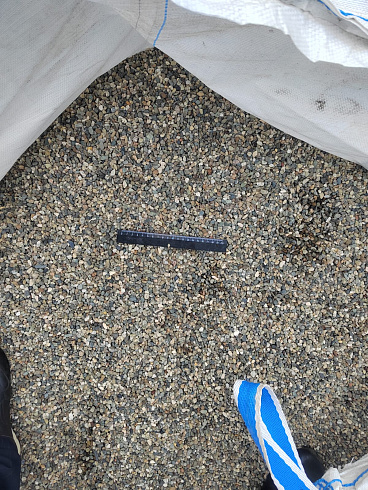 Kamenclub.ru: Галька речная окат (серая) фр.5-10 мм купить  в Пензе галька речная серая, серый, темно-серый, светло-серый, коричневый речная окатанная галька декоративная ландшатфная 5000 руб/т   фото КАМЕНЬ КЛУБ