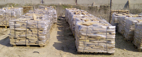 Kamenclub.ru: Песчаник пластушка галтованный желтый с рисунком (3 см)  купить в Пензе плитняк - пластушка желтый песчаник 21000 руб/м3   фото КАМЕНЬ КЛУБ