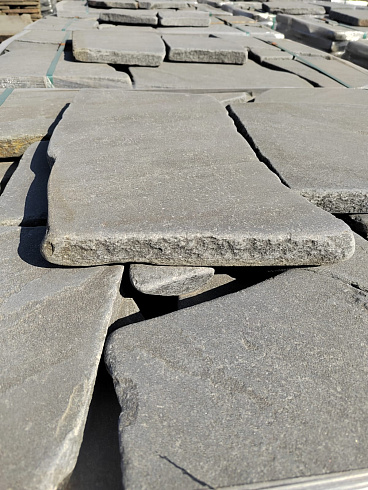 Kamenclub.ru: Песчаник галтованный для облицовки (фр. 2-5 см)  купить в Пензе песчник рыжий желтый серый песчаник окатанный речной 6 000 руб/т   фото КАМЕНЬ КЛУБ