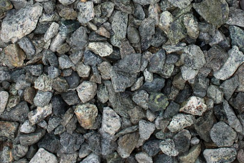 Kamenclub.ru: Щебень крошка зеленый (змеевик) фр. 10-20 мм.  купить в Пензе змеевик зеленый, салатовый декоративная ландшафтная каменная крошка щебня 7 200 руб/т   фото КАМЕНЬ КЛУБ