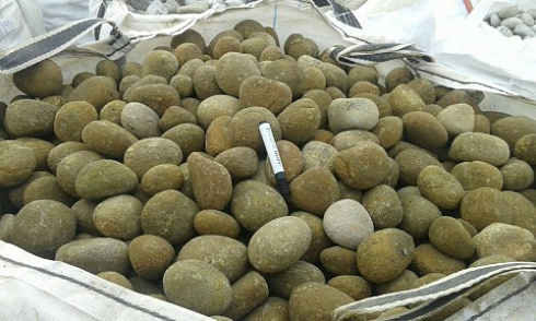 Kamenclub.ru: Песчаник ядра, фр. 100-300 мм  купить в Пензе песчаник бежевый серый рыжий речная галька 5 000 руб/т   фото КАМЕНЬ КЛУБ