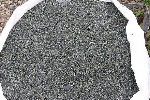 Kamenclub.ru: Щебень крошка зеленый (змеевик) фр. 5-10 мм  купить в Пензе змеевик зеленый, салатовый ландшафтный декоративный щебень крошка 7 200 руб/т   фото КАМЕНЬ КЛУБ