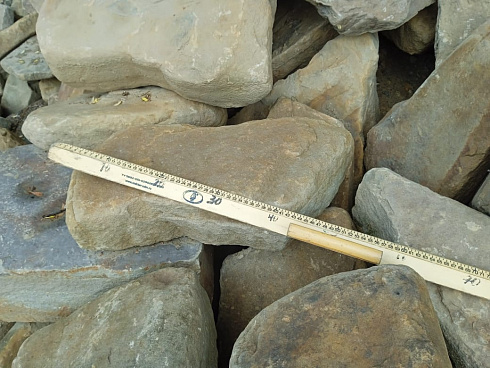 Kamenclub.ru: Песчаник для мощения дорожек, площадок, парковок ( фр 5-10 см)  купить в Пензе песчаник  серый желтый коричневый рыжий песчаник оголтованный окатанный 6500 руб/т   фото КАМЕНЬ КЛУБ