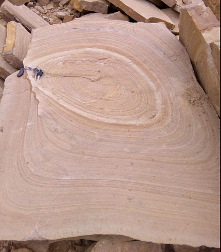 Kamenclub.ru: Форматный камень (плаха) пошаговая дорожка от 70-150 см (4 -12 см)  купить в Пензе плитняк  форматный плаха желтый песчаник 9 000 руб/т   фото КАМЕНЬ КЛУБ