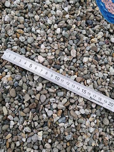 Kamenclub.ru: Галька речная окат (серая) фр.5-10 мм купить  в Пензе галька речная серая, серый, темно-серый, светло-серый, коричневый речная окатанная галька декоративная ландшатфная 5000 руб/т   фото КАМЕНЬ КЛУБ