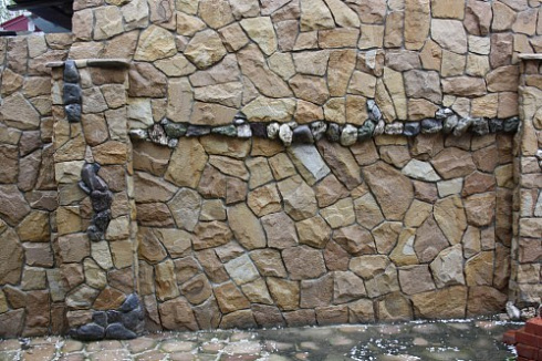 Kamenclub.ru: Песчаник колотый для облицовки (фр. 2-3 см)  купить в Пензе песчаник бежевый серый рыжий песчаник строительный 5000 руб/т   фото КАМЕНЬ КЛУБ