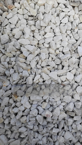 Kamenclub.ru: Мраморная крошка, щебень, цвет-белый, фр. 10-20 мм.  купить в Пензе мрамор белый, молочный айвори каменная ландшафтная декоративная крошка шебня 12000 руб/т   фото КАМЕНЬ КЛУБ