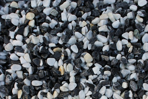 Kamenclub.ru: Мраморная крошка (щебень галтованный микс:: серый-зеленый-розовый) фр.10-20 мм.  купить в Пензе мрамор серый, зеленый, розовый щебень окатанный округлый декоративный ландшафтный 15500 руб/т   фото КАМЕНЬ КЛУБ