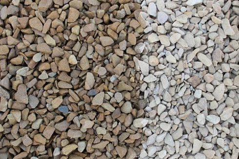 Kamenclub.ru: Щебень крошка желтый (песчаник) фр. 10-20 мм.  купить в Пензе песчаник бежевый, серый, рыжий декоративный ландшафтный щебень колотый 9500 руб/т   фото КАМЕНЬ КЛУБ