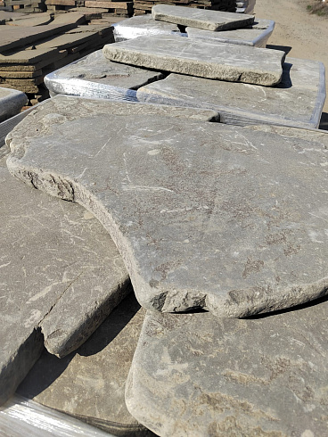 Kamenclub.ru: Песчаник галтованный для облицовки (фр. 2-5 см)  купить в Пензе песчник рыжий желтый серый песчаник окатанный речной 6 000 руб/т   фото КАМЕНЬ КЛУБ