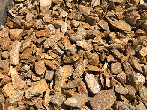 Kamenclub.ru: Щебень крошка желтый (ЗЛАТОЛИТ) фр. 40-70 мм.  купить в Пензе златолит мрамор бежевый, золотистый, желтый декоративный щебень  12000 руб/т   фото КАМЕНЬ КЛУБ