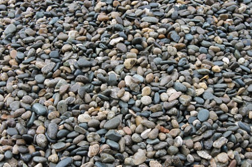 Kamenclub.ru: Галька речная окат (серая) фр.40-60 мм купить  в Пензе галька речная серый бежевый рыжий коричневый округлый речной камень 5000 руб/т   фото КАМЕНЬ КЛУБ