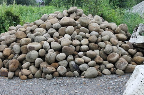 Kamenclub.ru: Песчаник ядра, фр. 100-300 мм  купить в Пензе песчаник бежевый серый рыжий речная галька 5 000 руб/т   фото КАМЕНЬ КЛУБ