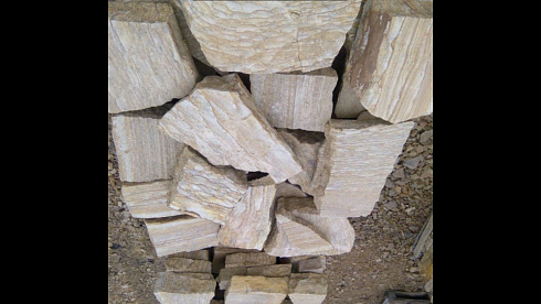 Kamenclub.ru: Песчаник пластушка желтый с рисунком (4-6 см)  купить в Пензе плитняк пластушка желтый с рисунком песчаник 9 000 руб/м3   фото КАМЕНЬ КЛУБ