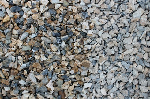 Kamenclub.ru: Мраморная крошка (щебень крошка медовый), фр. 10-20 мм.  купить в Пензе песчаник бежевый, серый каменная ландшафтная крошка  12000 руб/т   фото КАМЕНЬ КЛУБ