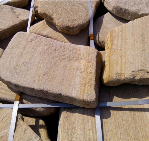 Kamenclub.ru: Песчаник пластушка галтованный желтый с рисунком (3 см)  купить в Пензе плитняк - пластушка желтый песчаник 21000 руб/м3   фото КАМЕНЬ КЛУБ