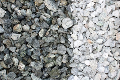 Kamenclub.ru: Щебень крошка зеленый (змеевик) фр. 20-40 мм.  купить в Пензе мрамор зеленый, салатовый ландшафтная мраморная крошка 8500 руб/т   фото КАМЕНЬ КЛУБ