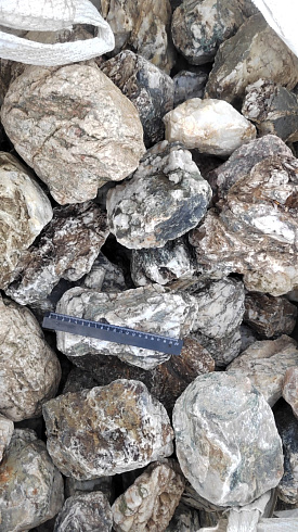 Kamenclub.ru: Кварцевый валунчик фр.100-300 мм.  купить в Пензе кварц белый, бежевый молочный рыжий крупный природный камень галечник 7850 руб/т   фото КАМЕНЬ КЛУБ