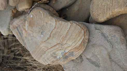 Kamenclub.ru: Песчаник пластушка галтованный желтый с рисунком (3 см)  купить в Пензе плитняк - пластушка желтый песчаник 21000 руб/м3   фото КАМЕНЬ КЛУБ