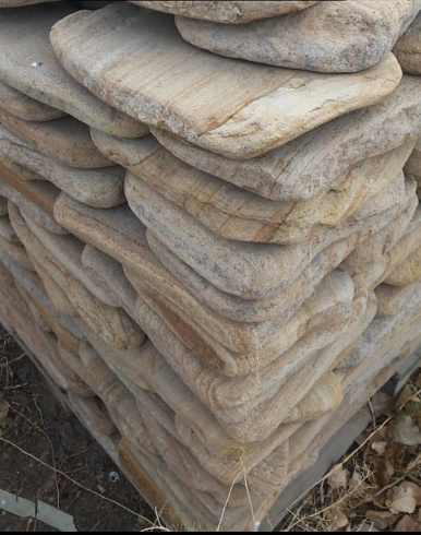 Kamenclub.ru: Песчаник пластушка галтованный желтый с рисунком (3 см)  купить в Пензе плитняк - пластушка желтый песчаник 21000 руб/м3   фото КАМЕНЬ КЛУБ