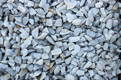 Kamenclub.ru: Мраморная крошка, щебень, цвет-белый,  фр. 20-40 мм.  купить в Пензе мрамор белый молочный слоновая кость айвори  мраморная крошка ландшафтная 12000 руб/т   фото КАМЕНЬ КЛУБ