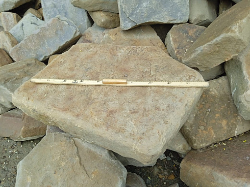 Kamenclub.ru: Песчаник для мощения дорожек, площадок, парковок ( фр 5-10 см)  купить в Пензе песчаник  серый желтый коричневый рыжий песчаник оголтованный окатанный 6500 руб/т   фото КАМЕНЬ КЛУБ