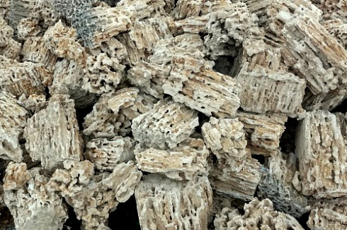 Kamenclub.ru: Крымский природный меотис фр. 100-500 мм.  купить в Пензе меотис бежевый рыжий молочный желтый ракушечник 4 500 руб/т   фото КАМЕНЬ КЛУБ