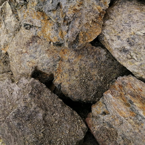 фото Змеевик салатовый  (фр. 70-100 мм)  купить в Пензе в интернет-портале КАМЕНЬ КЛУБ