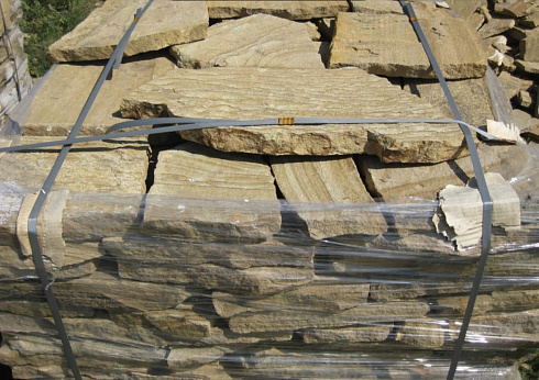 Kamenclub.ru: Песчаник пластушка желтый с рисунком (3 см)  купить в Пензе песчаник желтый с рисунком, рыжий, желтый песчаник пластушка ландшафтная рваная 8 500 руб/м3   фото КАМЕНЬ КЛУБ