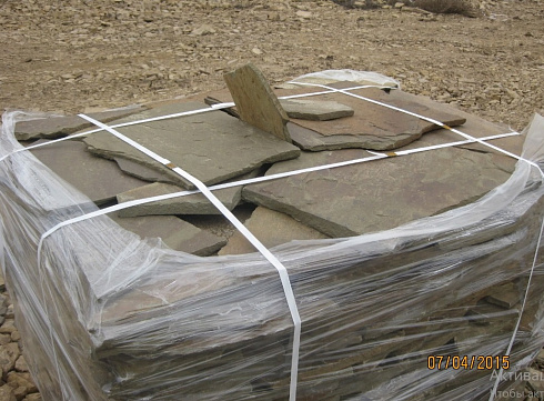 Kamenclub.ru: Песчаник пластушка серо-зеленый (3,0 см)  купить в Пензе песчаник серо-зеленый, серый, зеленый песчаник пластушка колотый рваный ландшафтный 10200 руб/м3   фото КАМЕНЬ КЛУБ