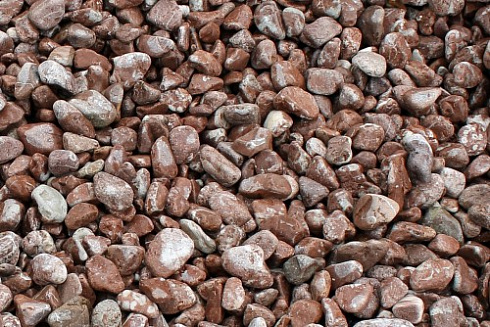 Kamenclub.ru: Мраморная крошка (щебень галтованный розовый) фр.40-70 мм.  купить в Пензе мрамор розовый, красный галтовка мраморная щебня 15000 руб/т   фото КАМЕНЬ КЛУБ