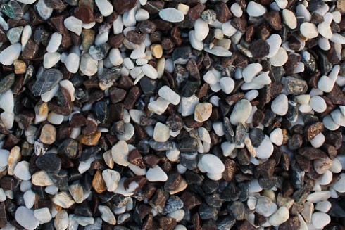 Kamenclub.ru: Мраморная крошка (щебень крошка микс : белый-черный-розовый) фр. 5-10 мм.  купить в Пензе мрамор белый, черный, розовый, разноцветный микс декоративная мраморная каменная крошка 12000 руб/т   фото КАМЕНЬ КЛУБ