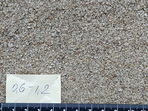 Кварцевый песок для площадок фр. 0,6-1,2 мм.  купить в Пензе фото Камень Клуб