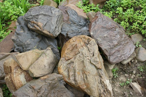 Kamenclub.ru: Песчаник декоративный ландшафтный (фр. 300-500 мм)  купить в Пензе песчаник желтый рыжий серый зеленый валун речной окатанный природный песчаника 4 500 руб/т   фото КАМЕНЬ КЛУБ