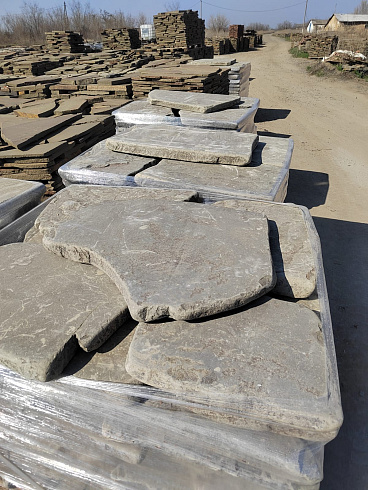 Kamenclub.ru: Песчаник галтованный для облицовки (фр. 2-5 см)  купить в Пензе песчник рыжий желтый серый песчаник окатанный речной 6 000 руб/т   фото КАМЕНЬ КЛУБ