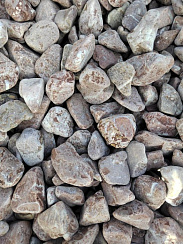 Kamenclub.ru: Мраморная крошка (щебень галтованный розовый) фр.10-20 мм.  купить в Пензе мрамор розовый, красный ландшафтный декоративный окатанный округлый щебень 15000 руб/т   фото КАМЕНЬ КЛУБ