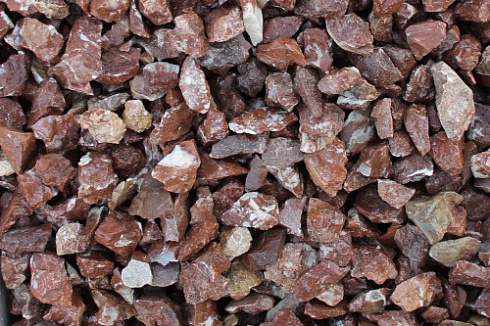 Kamenclub.ru: Мраморная крошка (щебень крошка розовый) фр. 40-70 мм.  купить в Пензе мрамр розовый, красный мраморный декоративный 11000 руб/т   фото КАМЕНЬ КЛУБ