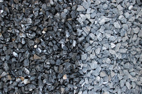 Kamenclub.ru: Щебень крошка черный (мрамор) фр. 10-20 мм.  купить в Пензе мрамор черный с белыми прожилками, черный, белый каменная ландшафтная декоративная крошка щебня 11000 руб/т   фото КАМЕНЬ КЛУБ