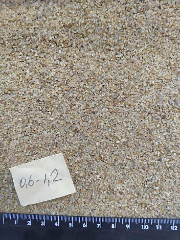 Кварцевый песок для площадок фр. 0,6-1,2 мм.  купить в Пензе фото Камень Клуб